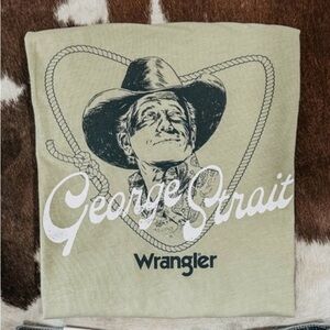 Women’s wrangler George Strait tee size small light green